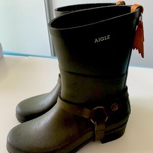 Agile Rainboots